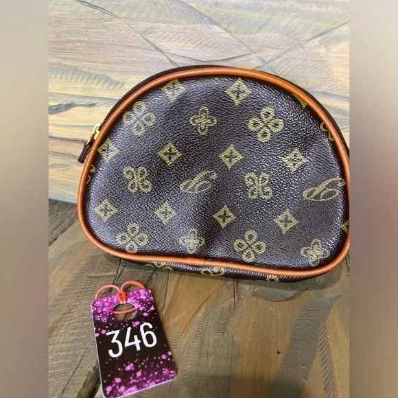 Small Change purse/Makeup bag - Picture 2 of 5